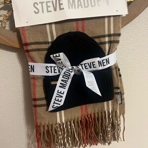Steve Madden Black and Tan Men's Scarf and Beanie Set